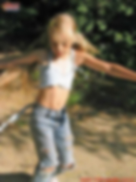 049.jpg