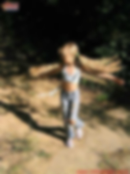 050.jpg