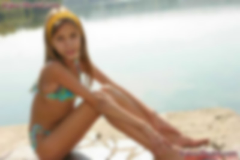 Kylee-Model_set01_003.jpg