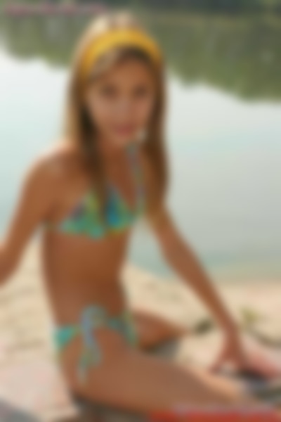 Kylee-Model_set01_004.jpg